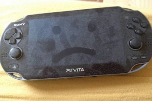 ps4pro.eu_dusty-PS-vita-playstation-vita-sad-face-sad_1-300x200.jpg